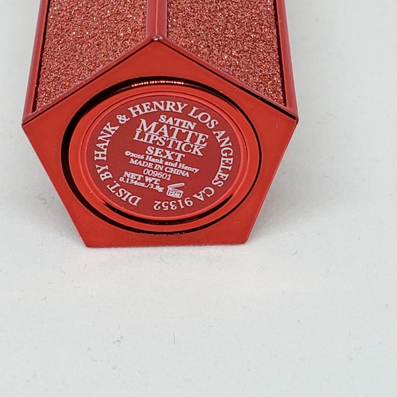 SOLD NIB Hank & Henry satin matte lipstick Sext - Picture 8 of 8